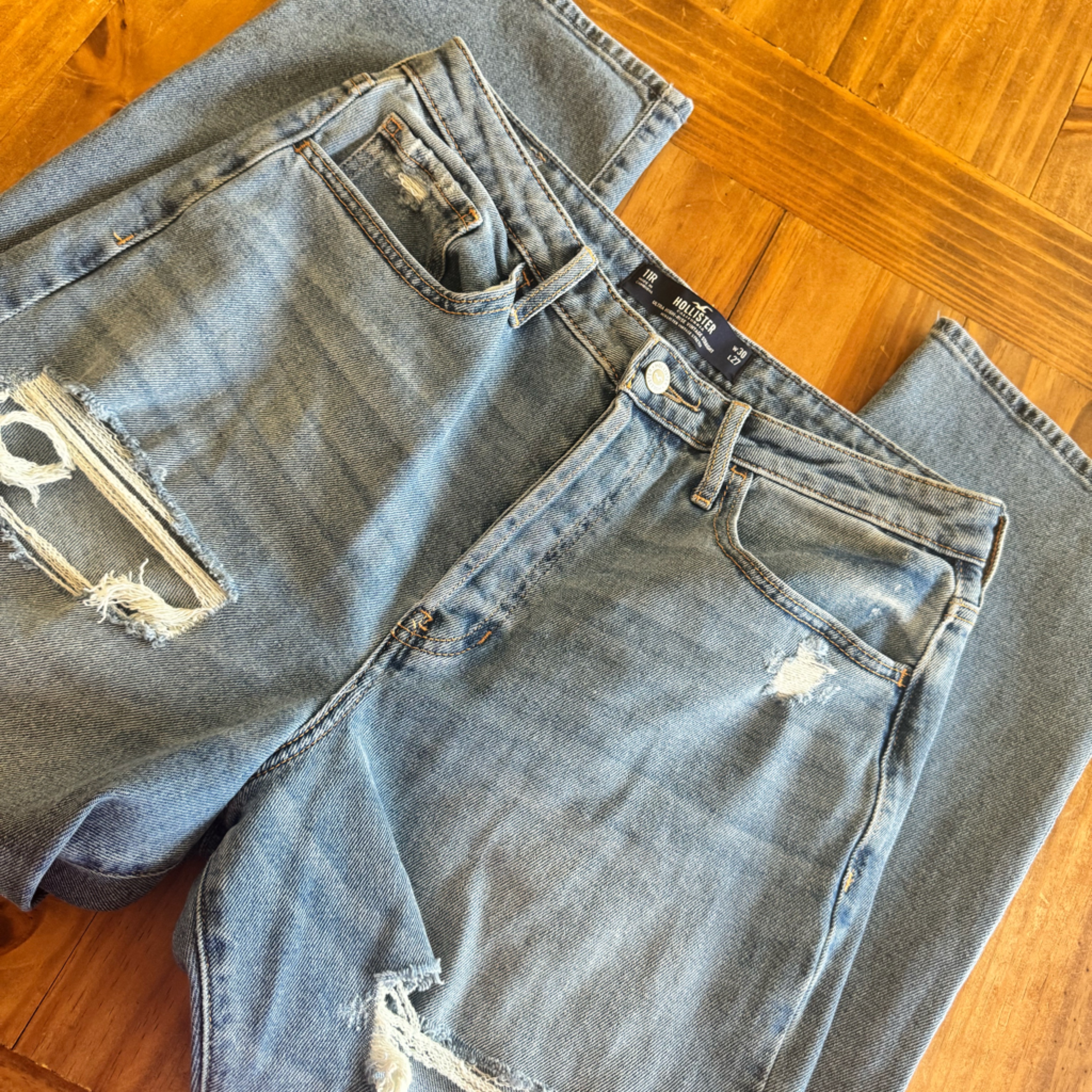 Ultra High Rise Vintage Straight Distressed Hollister Denim Jeans